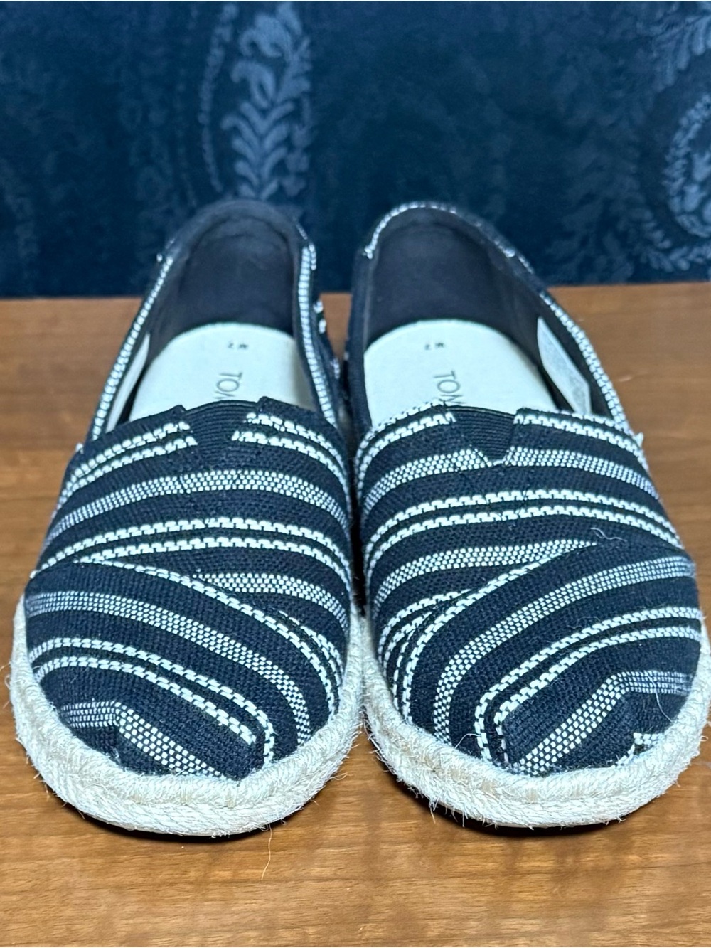 TOMS Women’s Alpargata Black/White Heritage US 7W Classic Comfort Chic NWOB